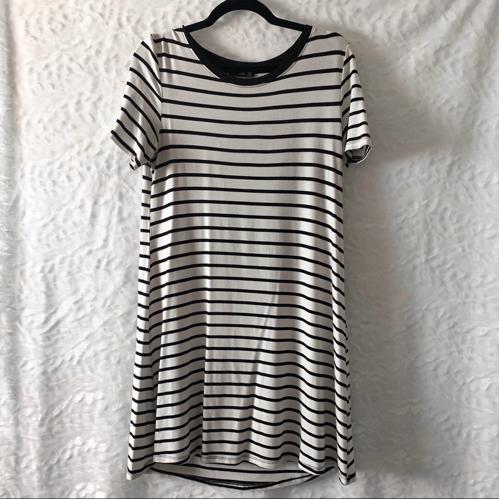 *SALE 3/ $35* Black/White Striped T-Shirt …